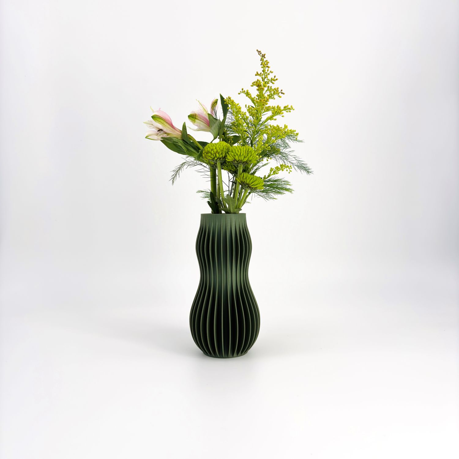 Sonnihaus Studio: HOLI Vase – Matcha Green Product Image 1 of 4