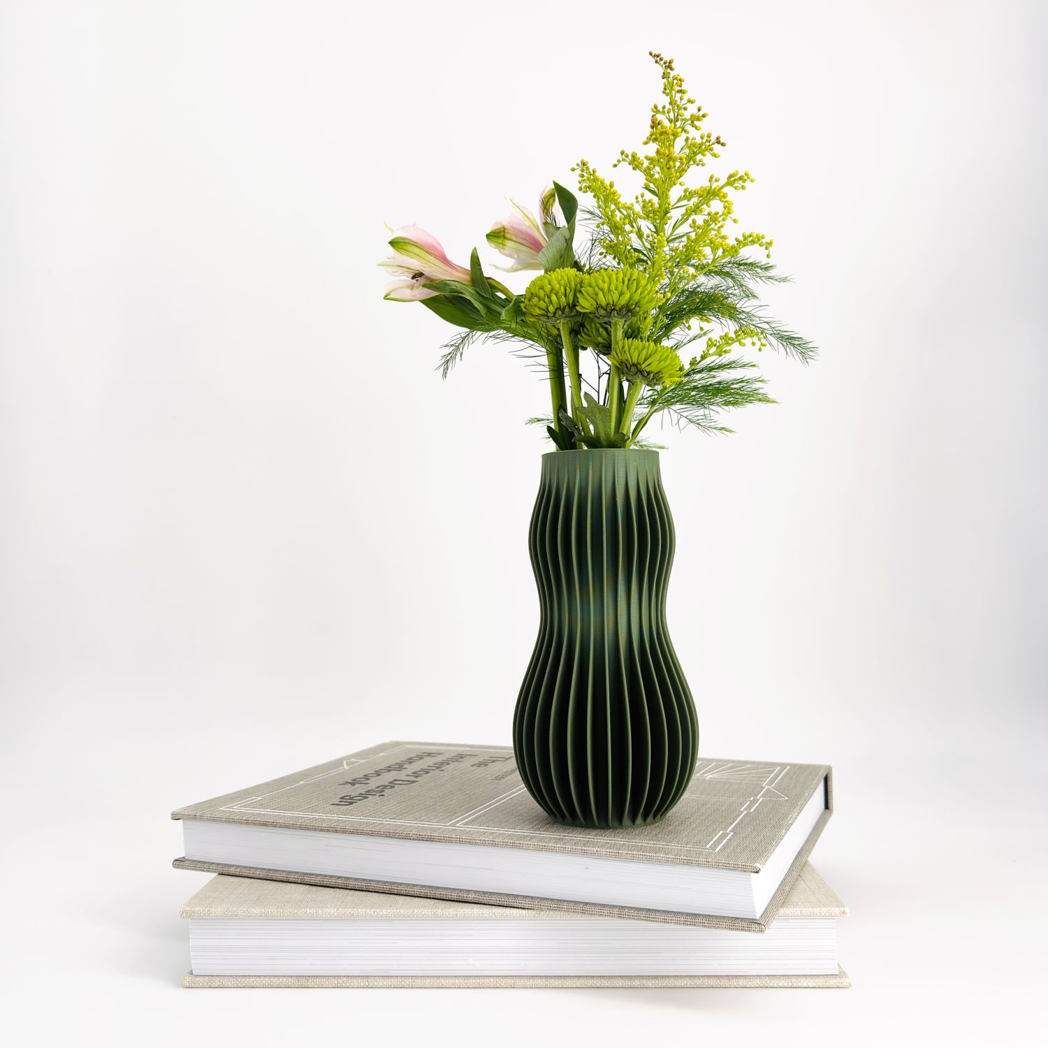 Sonnihaus Studio: HOLI Vase – Matcha Green Product Image 4 of 4