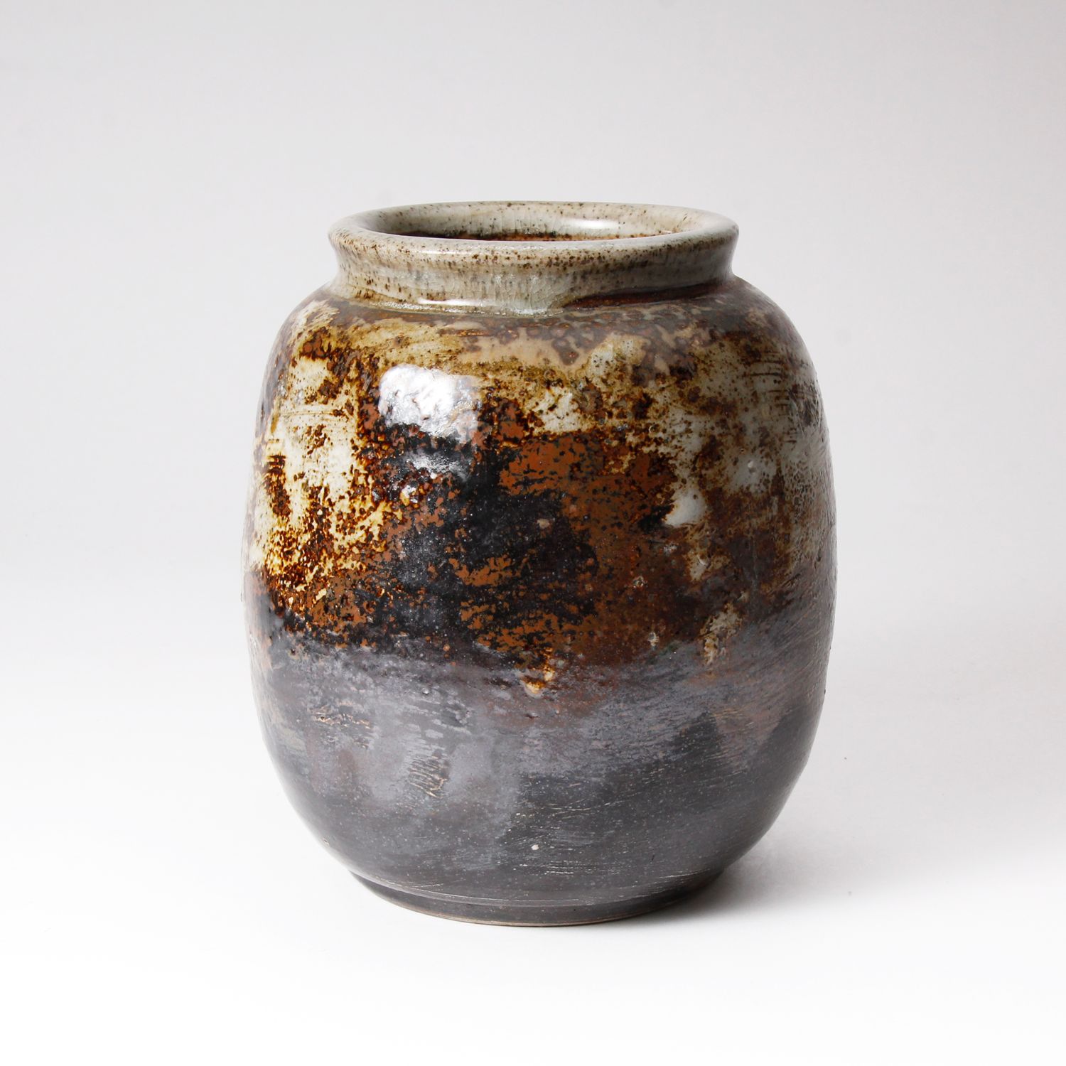 John Ikeda: Round Vase Product Image 1 of 1