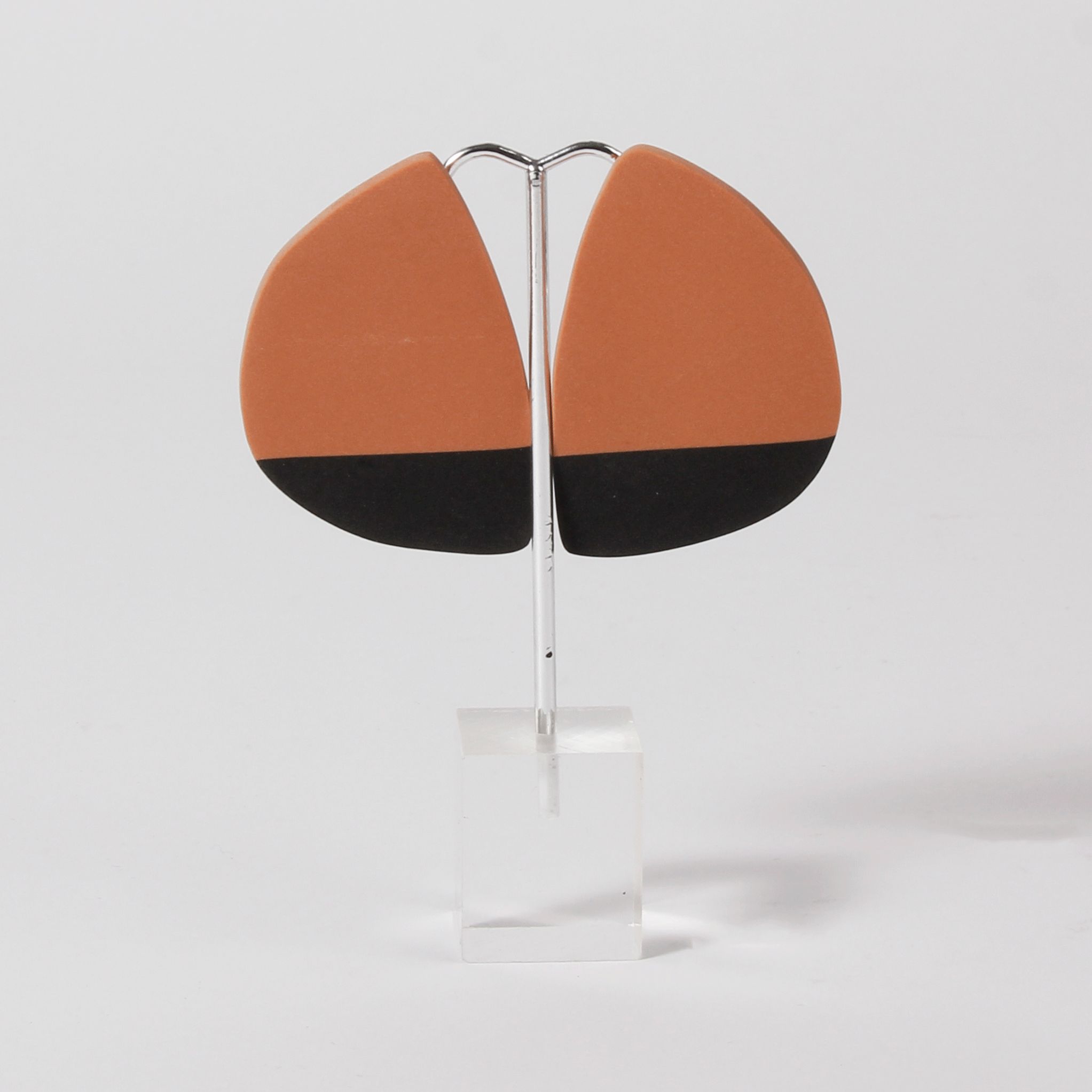 Adé Studio: Ikun Earrings in Brown and Black Product Image 1 of 1