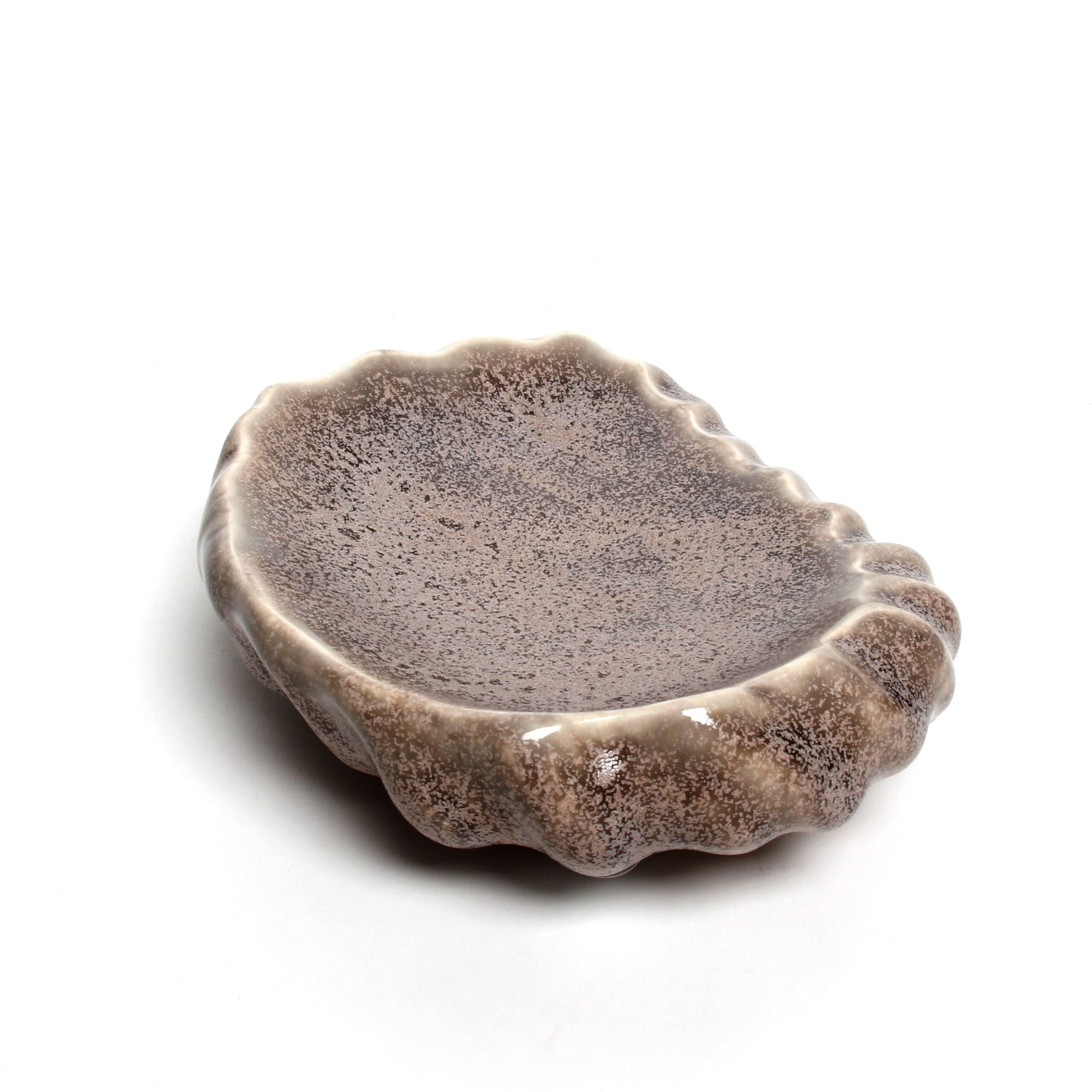 William Lee: Medium Plate in Brown Product Image 3 of 3