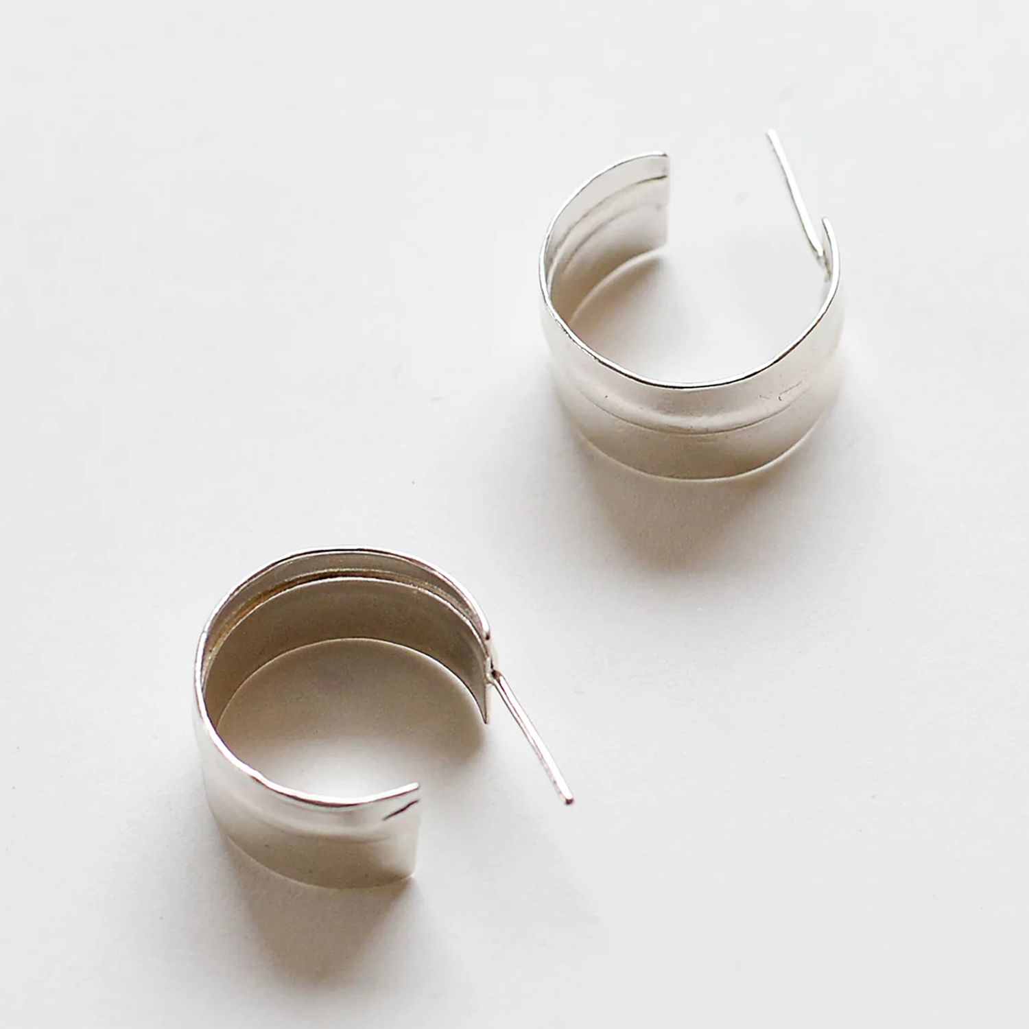 Michelle Ross: Kaida Earrings Large (Silver) Product Image 2 of 3