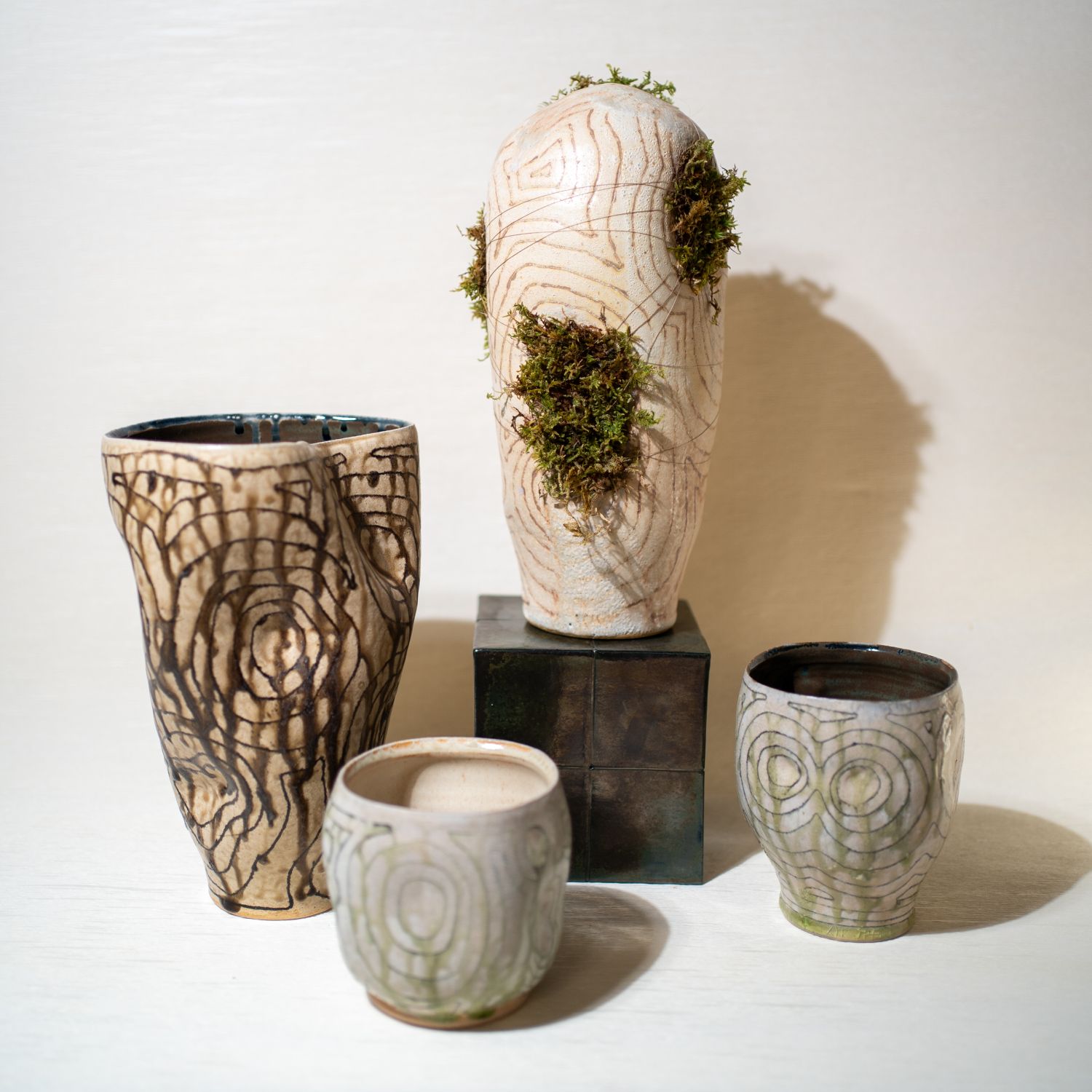 Queenie Xu: Medium Vase Product Image 4 of 4