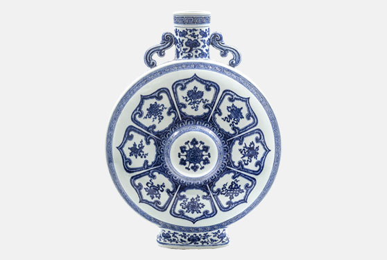 Chinese-Porcelain Chinese blue and white porcelain flask