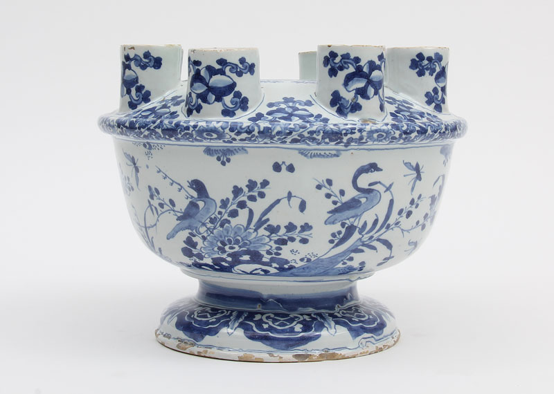 Blue-and-white bulb bowl