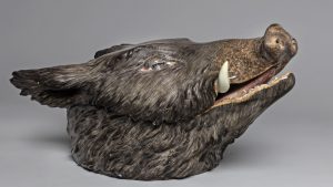 Soup tureen in the shape of a boar's head