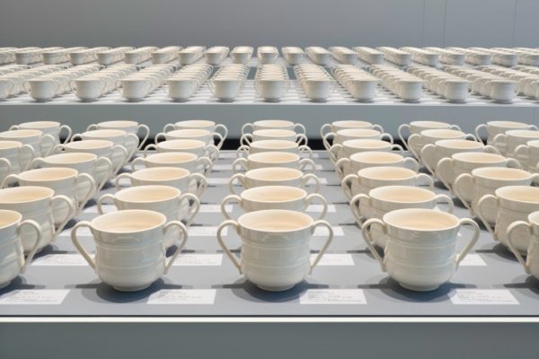 "Forever", Clare Twomey, 2010. Nelson Atkins Museum of Art, Kansas City, USA.
